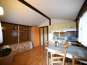 Bungalow in Ferienresidenz mit Pool - Image 2