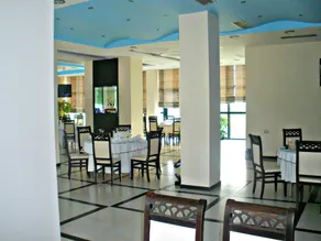Grand Park Hotel - Image 4