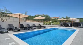 Penthouse Mare - Rooftop and Pool - Image 3