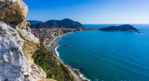 Attico con terrazza fronte mare a Cavi di Lavagna - Image 4