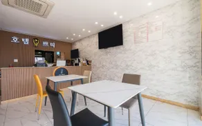 Hotel Petit Gimpo - Image 5