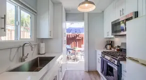 Ocean Beach Cottage - Image 2