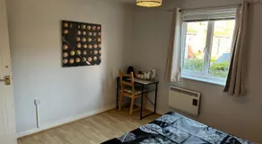 Spacious Tidy Room - Image 5