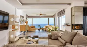 Moonlight Seafront Apartments - Image 2