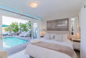 White Waves Beach House - Image 2