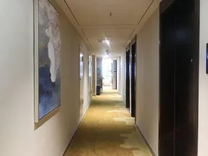 Emperor Hotel (Chongqing Mixc City Xiejiawan Light Rail Station) - Image 4