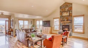 High Desert and Cascade Views - Meredith Lodging - Image 4