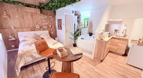 Suite jacuzzi privée Love-room-Méditerrannee - Image 2
