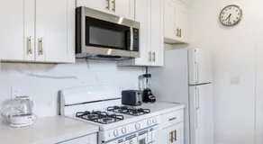 4 - Berkeley Private Apartment with Parking & Laundry - Image 5