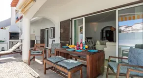 Modern Algarve Villa with Heated Pool and Beach Access - Image 5