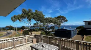 Bruny Seaview Escape - Image 5