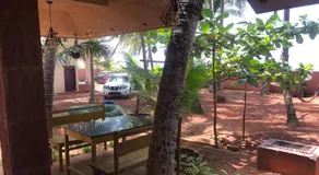 Kizhunna rock beach house - Image 5