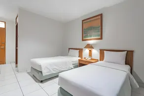 Hotel Yehezkiel Surapati Mitra RedDoorz - Image 5