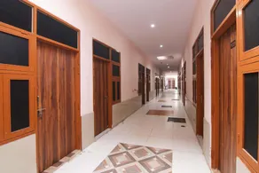 Hotel O Royal Place - Image 2