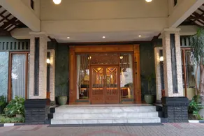 Hotel Diamond - Image 3