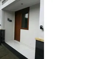 G'Nusa Kost - Image 1
