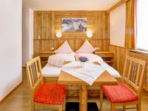 Sunlit Apartment near Ski Area in Längenfeld - Image 4