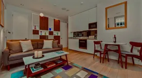 Warwick House Apartment - Image 2