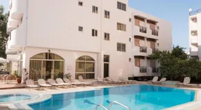 Captain's Hotel - Image 5
