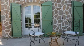 LE MAS DES TARENTES Chambres d'hôtes - Image 4