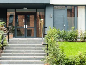 Stylish Executive Apartment - Coventry City Centre - Image 2