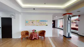 Golden Hotel - Image 3