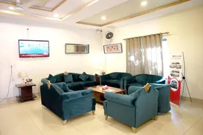 Royalton Inn Hotel - Gulberg - Image 5
