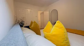 Deluxe Apartment in Erith, London - Image 3