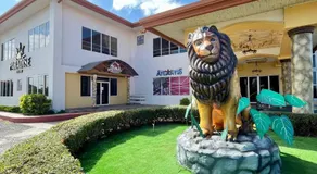 Paradise Resort - Image 4