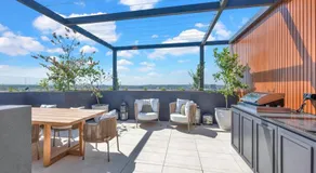 Designer Oasis - Hot Tub | Free Parking - Image 3