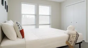 KINGbed A plus location A plus for workers LongStayDiscount - Image 2