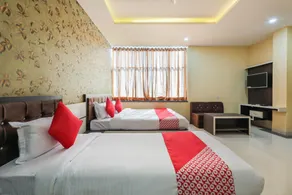 OYO 68097 Hotel Shivin Palace - Image 2