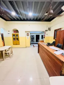 Luxmi Hotel - Image 5