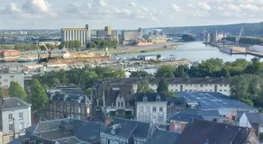 Rouen : Vue panoramique sur la seine avec parking - Image 5