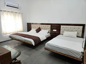 Vinay plaza Hotel & Restaurant - Image 5