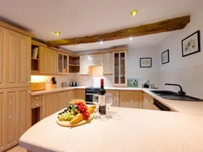 Finest Retreats - Cherry at Buckland Court - Image 5