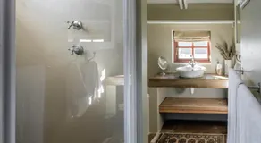 Smugglers' BnB - Image 5
