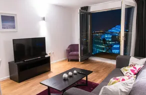 Red Ba Serviced Suites - Image 3