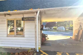 Sycamore Motel - Image 5