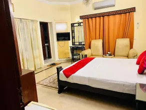 Step Inn Guest House - Image 2