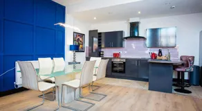 The Savoy Suite, King Size 2 Bedroom by The Hive WA1 - Image 2