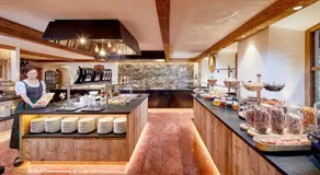 Appartement de vacances adapté aux familles avec sauna, jacuzzi et piscine chauffée | Près des pistes de ski | Parfait pour le travail à distance - Image 5