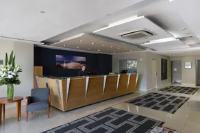 Coogee Sands Hotel & Apartments - Image 3