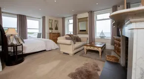 Shore Hotel - Image 2