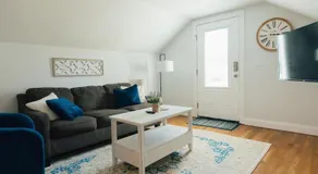 Charming Apt with chic decor Superhost w 5 Stars - Image 2
