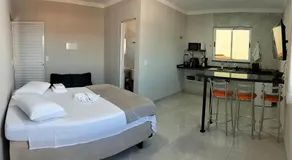 Kitnet Moderna com Ar, Garagem e Wi-Fi Rápido - Image 4