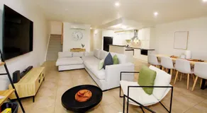 Elsinor Townhouse 1 - Image 2