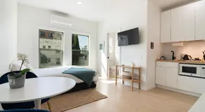 Cozy Downtown LA Studio Apartment - Image 3