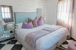 55 on Main Guesthouse - Image 2