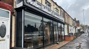 5 Minutes to Town Centre and Local Amenities At Stoke On Trent - Image 4
